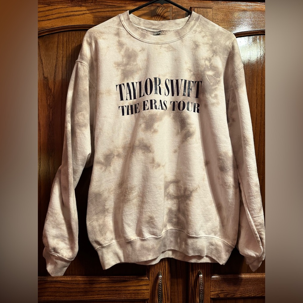 Taylor Swift Sweatshirt size M